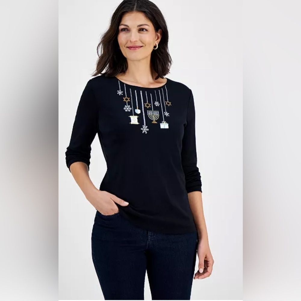 Holiday Lane
Women's Hanukkah Fun long-Sleeve Tee